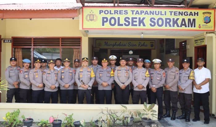 kunker_ke_polsek_sorkam_kapolres_tapteng_tekankan_profesionalisme_dan_pelayanan