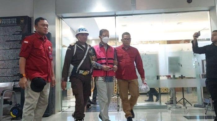 siapa_dua_tersangka_baru_di_kasus_korupsi_pertamina