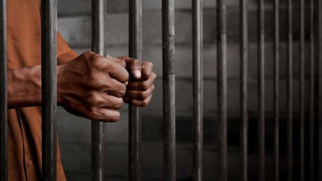 300_napi_rutan_salemba_dipindahkan_akibat_penggunaan_hp_di_sel