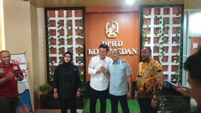 ketua_fraksi_pdip_dan_demokrat_dprd_medan_minta_maaf_terkait_perkelahian_anggotanya