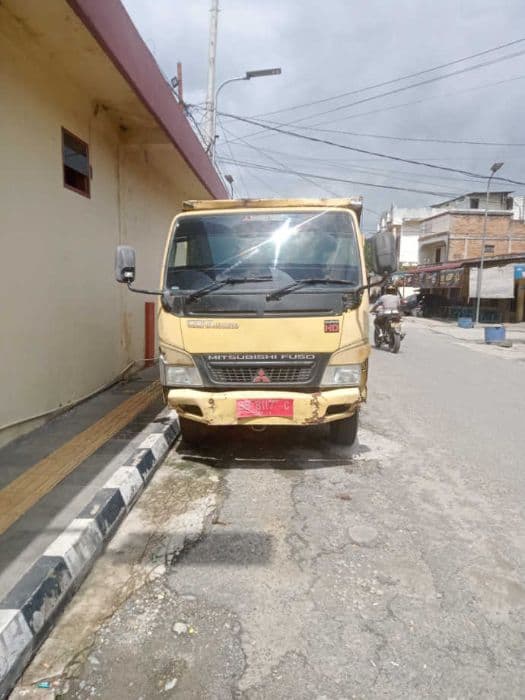 mobil_dinas_putr_samosir_ditahan_polisi_karena_tidak_bayar_pajak