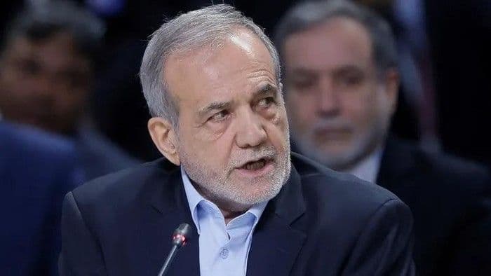 presiden_pezeshkian_tinjau_lokasi_ledakan_dahsyat_di_pelabuhan_iran