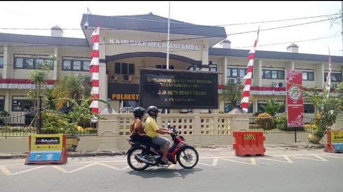 penyidik_sibuk_pemeriksaan_panitera_pn_medan_ditunda