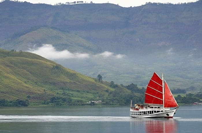 libur_panjang_mei_2025_tujuh_destinasi_wisata_viral_yang_wajib_dikunjungi_di_sumut