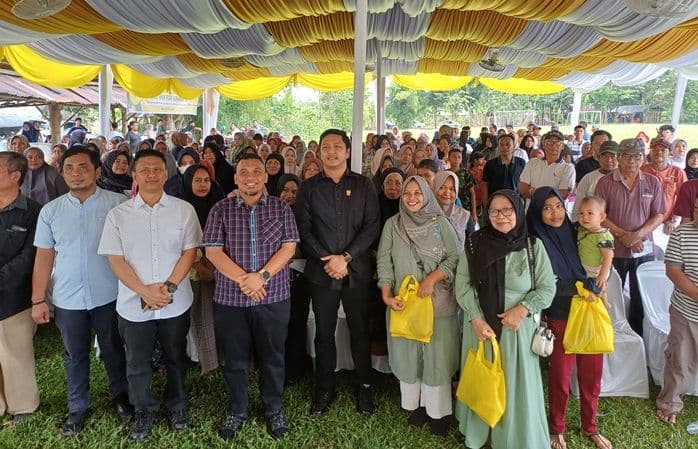 anggota_dprd_medan_dimas_sofani_siap_bantu_lansia_dan_perbaiki_infrastruktur