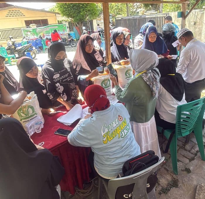 bulog_pematangsiantar_salurkan_bantuan_beras_ke_131_ribu_warga