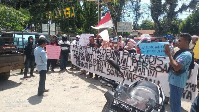 fspmi_labura_gelar_aksi_tuntut_hapus_phk_sepihak_dan_tolak_upah_murah