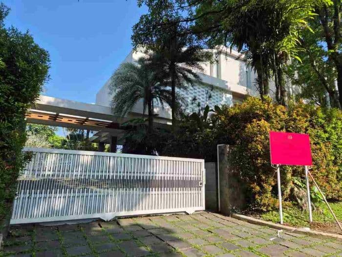 kejagung_sita_rumah_riza_chalid_di_rancamaya_rekan_bisnis_ikut_dicekal