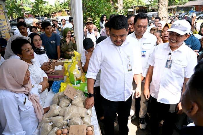 pasar_murah_sumut_bobby_nasution_turunkan_harga_pangan_di_deli_serdang_dan_binjai