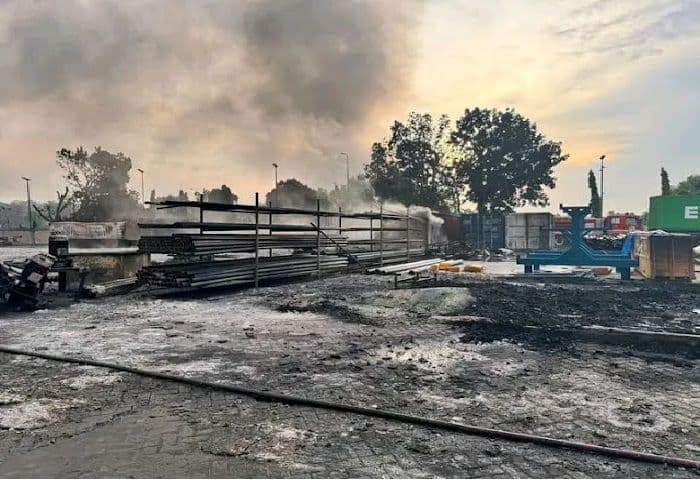 petani_tambak_gagal_panen_akibat_limbah_kebakaran_pabrik_minyak_di_medan