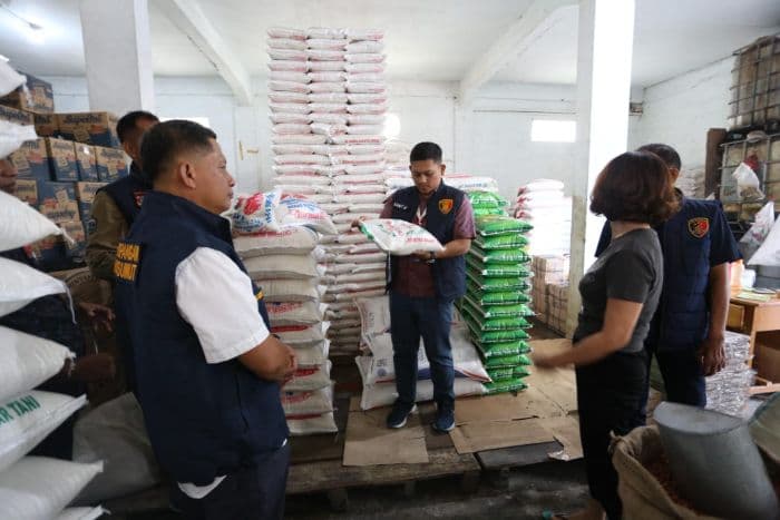 polda_sumut_lakukan_pengecekkan_harga_beras_di_sejumlah_ritel_kota_medan