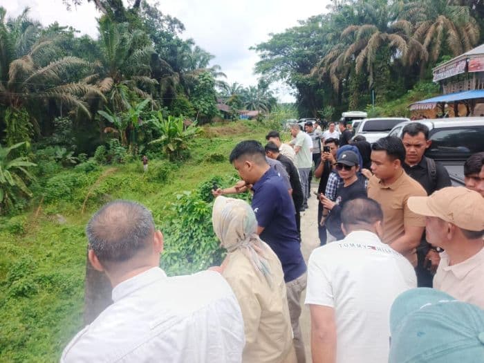 tinjau_tujuh_proyek_jembatan_gagal_gubernur_bobby_nasution_dorong_pemkab_langkat_lakukan_pembangunan_kembali
