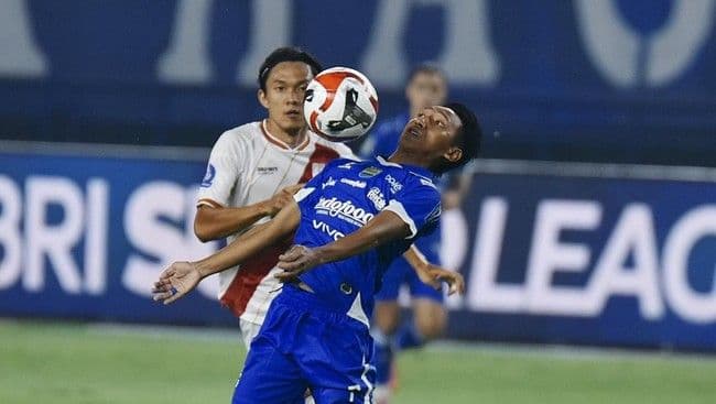 hasil_super_league_persib_dengan_10_pemain_hantam_persis_20