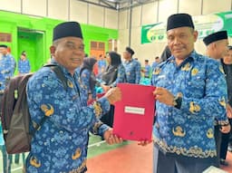 kisah_haru_petugas_keamanan_mtsn_di_sumut_diangkat_jadi_pppk_sebulan_sebelum_pensiun