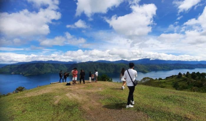 dolok_nagugun_destinasi_glamping_di_samosir