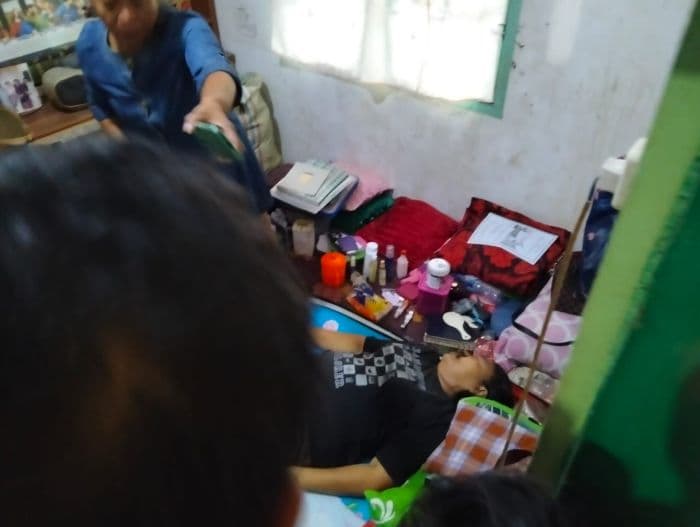 wanita_59_tahun_ditemukan_meninggal_di_kamar_keluarga_tolak_autopsi