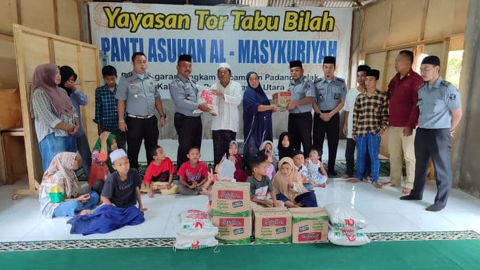 jelang_ramadan_kalapas_gunung_tua_laksanakan_bakti_sosial