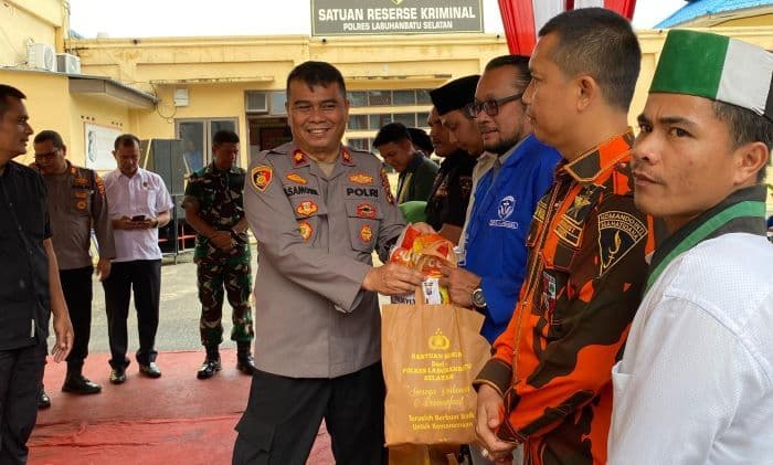 sambut_ramadan_polres_labusel_gelar_zoom_meeting_dan_bagikan_baksos_