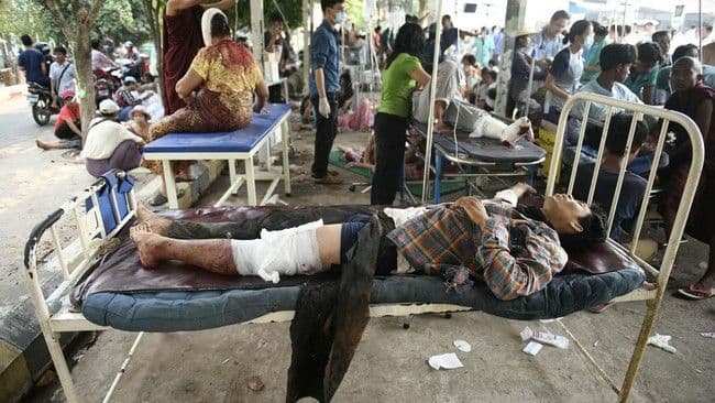 dampak_gempa_rumah_sakit_di_ibu_kota_myanmar_dipadati_korban_luka