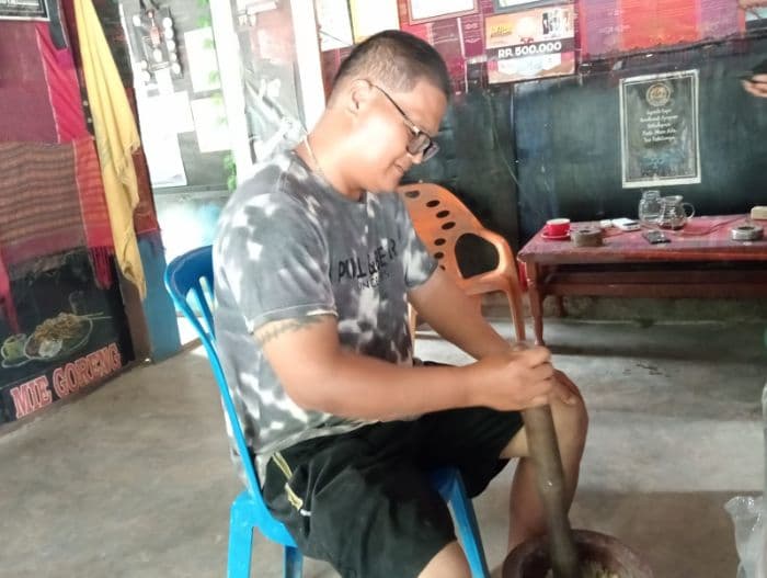 koplingta_cerita_kopi_samosir_yang_menyapa_dunia_dari_pantai_lumban_manik