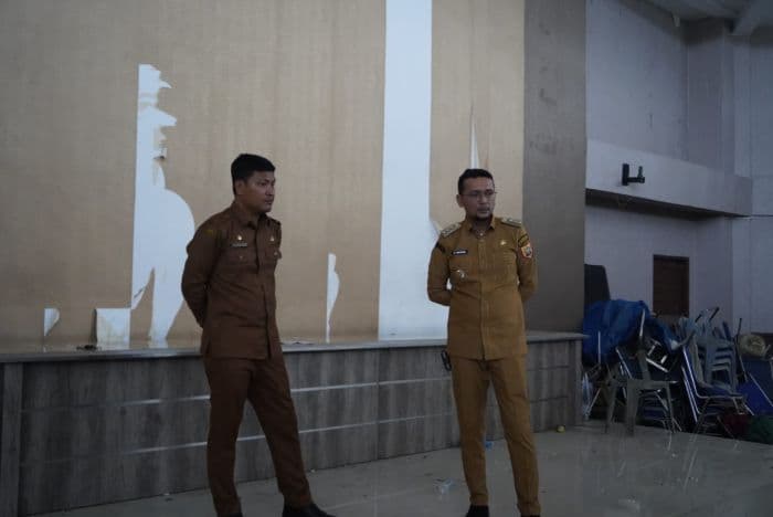 bupati_labusel_cek_kelengkapan_personel_dan_fasilitas_kantor