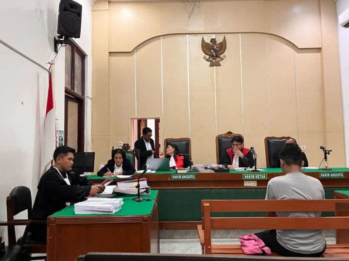 sidang_putusan_dpo_mantan_kades_di_karo_kasus_korupsi_dana_silpa_ditunda