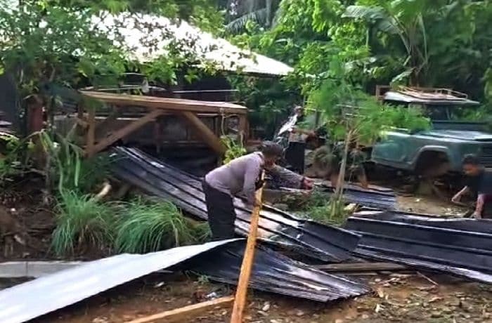 angin_puting_beliung_rusak_enam_rumah_di_langkat_warga_mengungsi
