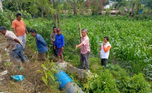 irigasi_amblas_warga_di_simalungun_sambung_tong_besi_demi_sawah_tetap_basah