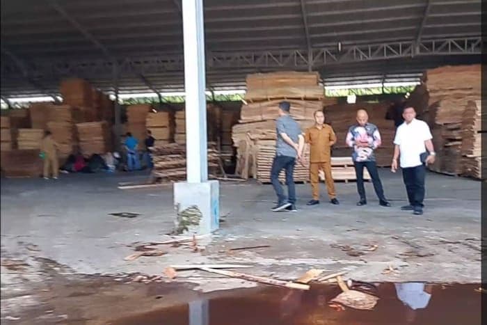 komisi_a_dprd_langkat_sidak_pabrik_di_besitang
