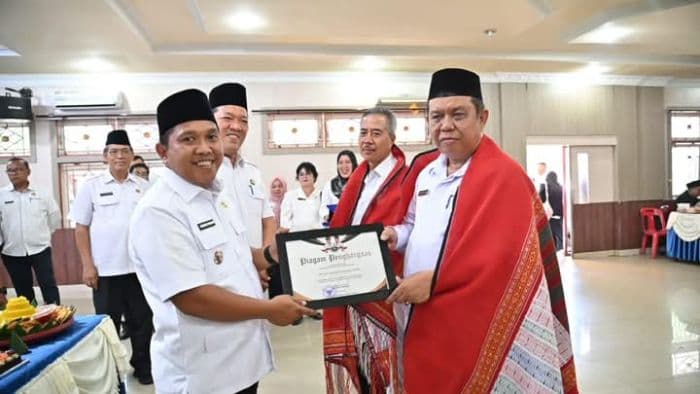 sekda_dan_kadis_kominfo_kota_sibolga_purna_bakti