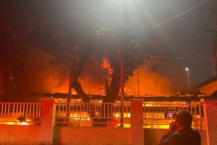 500_kios_pasar_taman_puring_ludes_terbakar_pemadaman_terkendala_bahan_mudah_terbakar