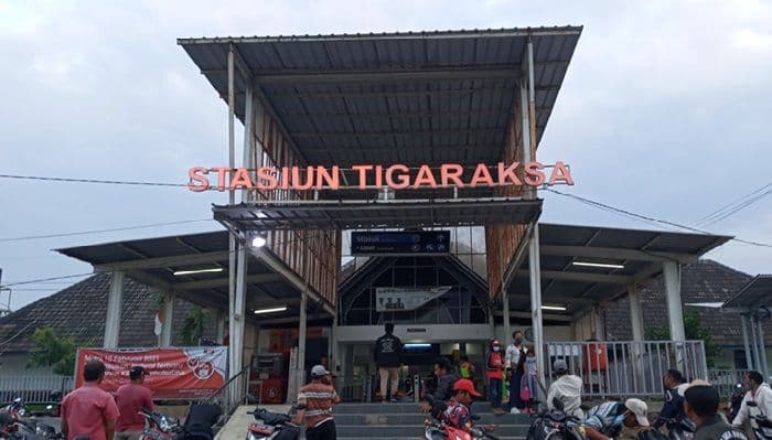 insiden_tigaraksa_ibu_dan_bayi_jadi_korban_konflik_ojol_vs_opang