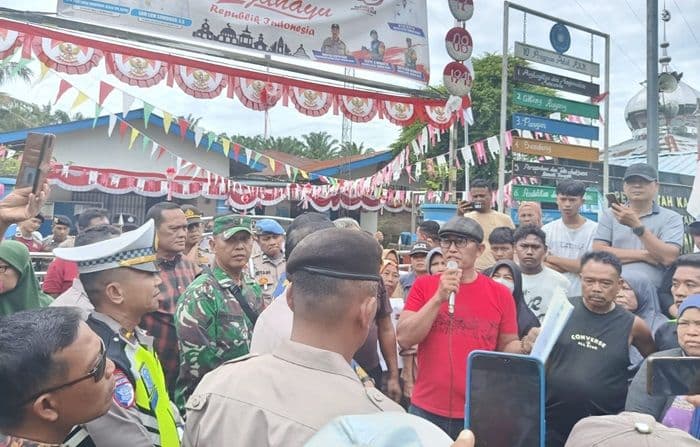 dua_minggu_bertahan_warga_deliserdang_tuntut_kades_tandam_hilir_i_dicopot