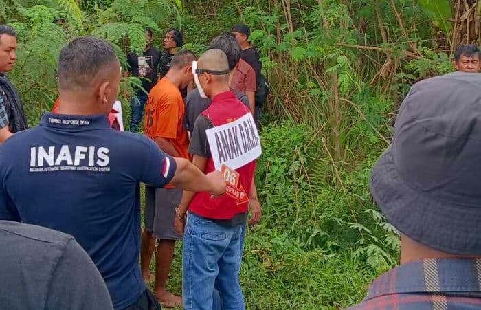 rekonstruksi_pembunuhan_siswa_smp_di_lubuk_pakam_polisi_peragakan_14_adegan