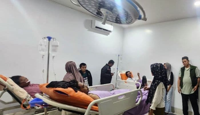 tiga_korban_yang_tertimpa_pohon_di_stabat_masih_dirawat