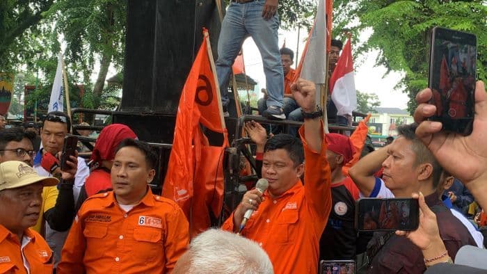 tuntutan_kenaikan_upah_dan_rumah_murah_disetujui_gubernur_sumut_aksi_buruh_dibatalkan