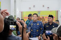 1316_kk_terdampak_banjir_di_tanjung_beringin_sergai_terima_bantuan
