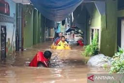 20_rt_di_jakarta_terendam_banjir_akibat_luapan_sungai_ciliwung