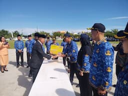 bupati_simalungun_serahkan_sk_pppk_tahap_ii_pansus_pastikan_proses_tetap_diawasi