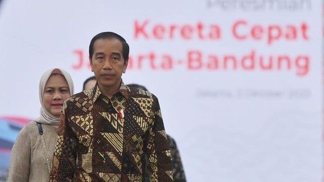 jokowi_buka_suara_soal_dugaan_mark_up_kereta_cepat_whoosh_ini_penjelasannya