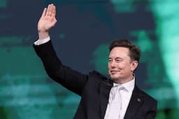 ketua_dewan_tesla_peringatkan_elon_musk_bisa_mundur_jika_gaji_ditolak