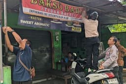 viral_bakso_babi_di_bantul_dmi_dan_mui_pasang_spanduk_agar_umat_tak_salah_beli