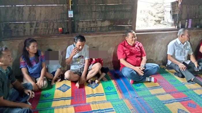 anggota_dpr_rapidin_simbolon_soroti_kasus_rumah_warga_samosir_yang_digali_pakai_alat_berat