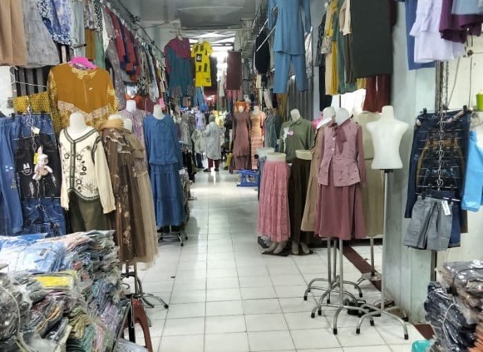 omzet_pedagang_pakaian_di_pasar_inpres_kisaran_merosot_belanja_online_jadi_pilihan