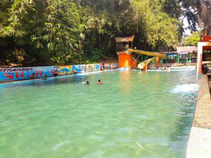 bah_silulu_wisata_alam_murah_meriah_kolam_alami_di_tengah_rimbunnya_hutan_simalungun