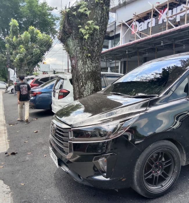 fungsikan_trotoar_jadi_lahan_parkir_pemko_medan_diminta_tindak_tegas_dara_kupi