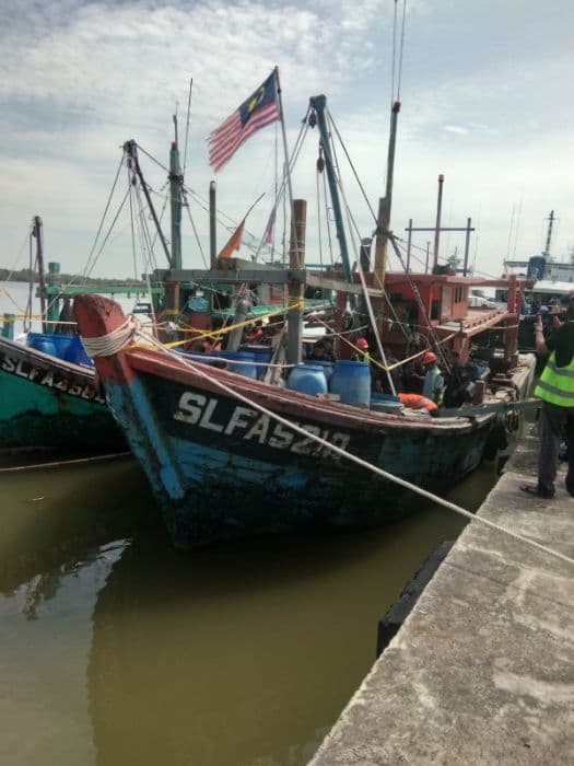 dua_kapal_asing_curi_ikan_di_laut_indonesia_semua_abk_ternyata_wni