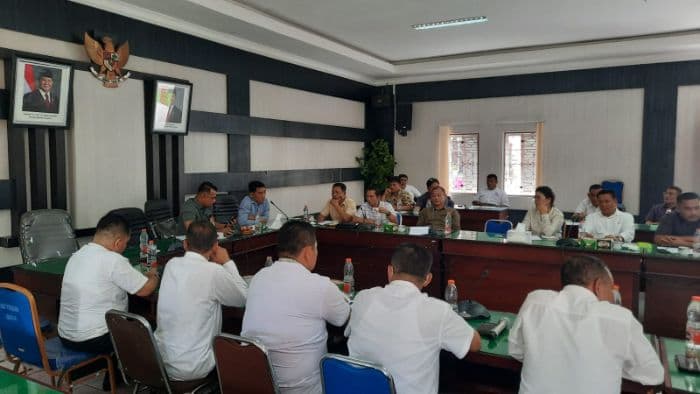 efisiensi_anggaran_picu_ketegangan_rapat_dprd_simalungun_diskors