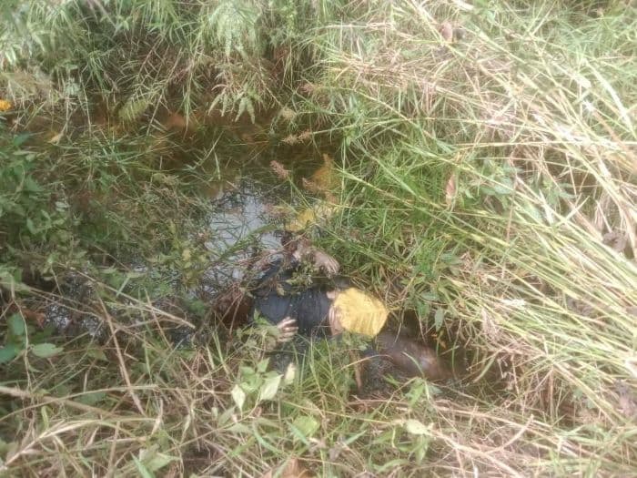 warga_langkat_geger_mayat_pria_membusuk_ditemukan_di_parit
