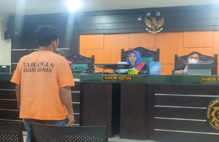 amir_simatupang_divonis_3_tahun_penjara_atas_perdagangan_sisik_trenggiling_12_ton